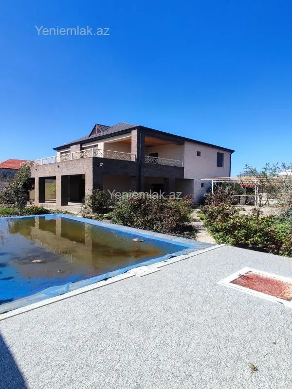 Satılır 7 otaqlı həyət evi 260 m²