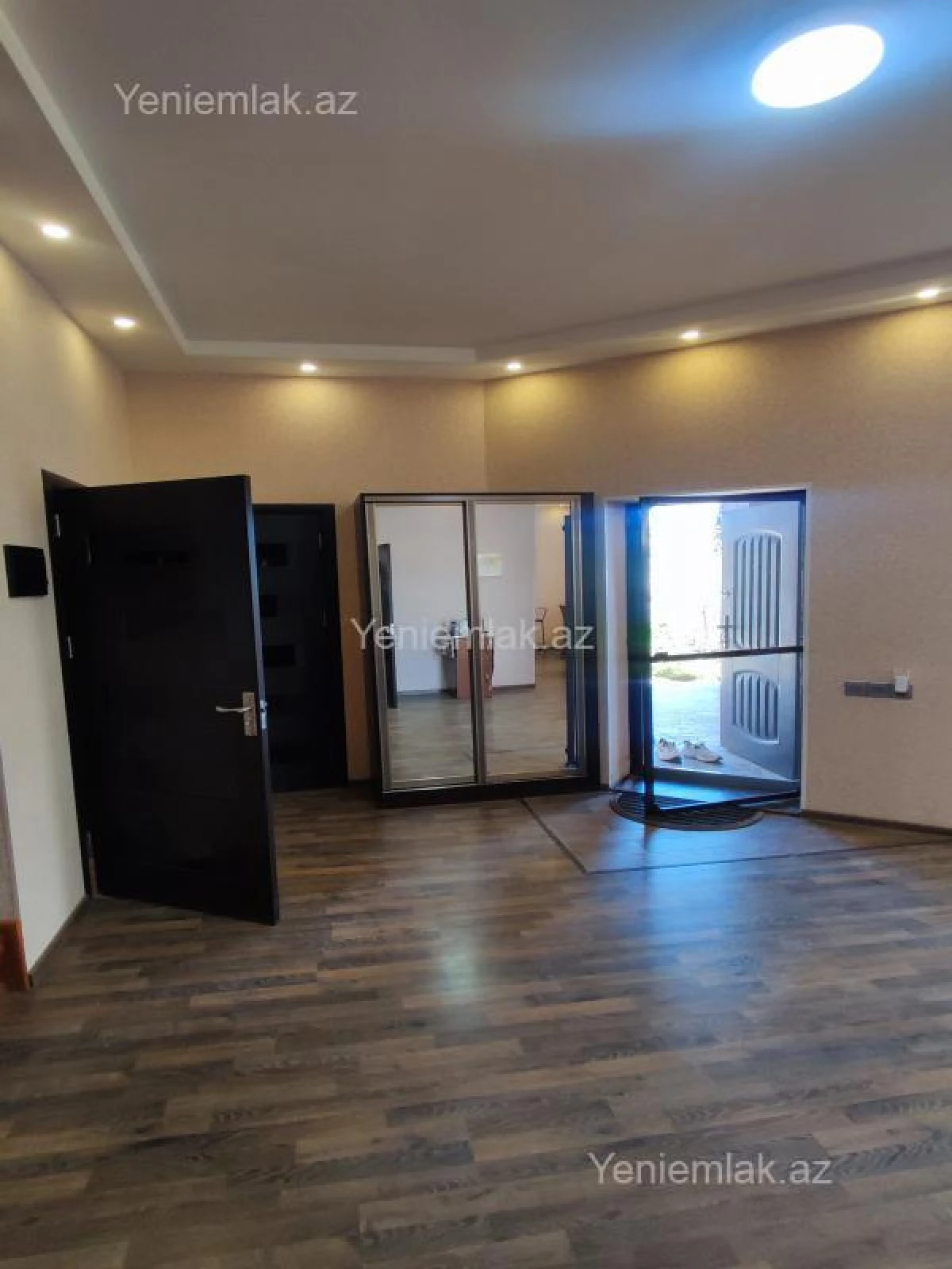 Satılır 7 otaqlı həyət evi 260 m²