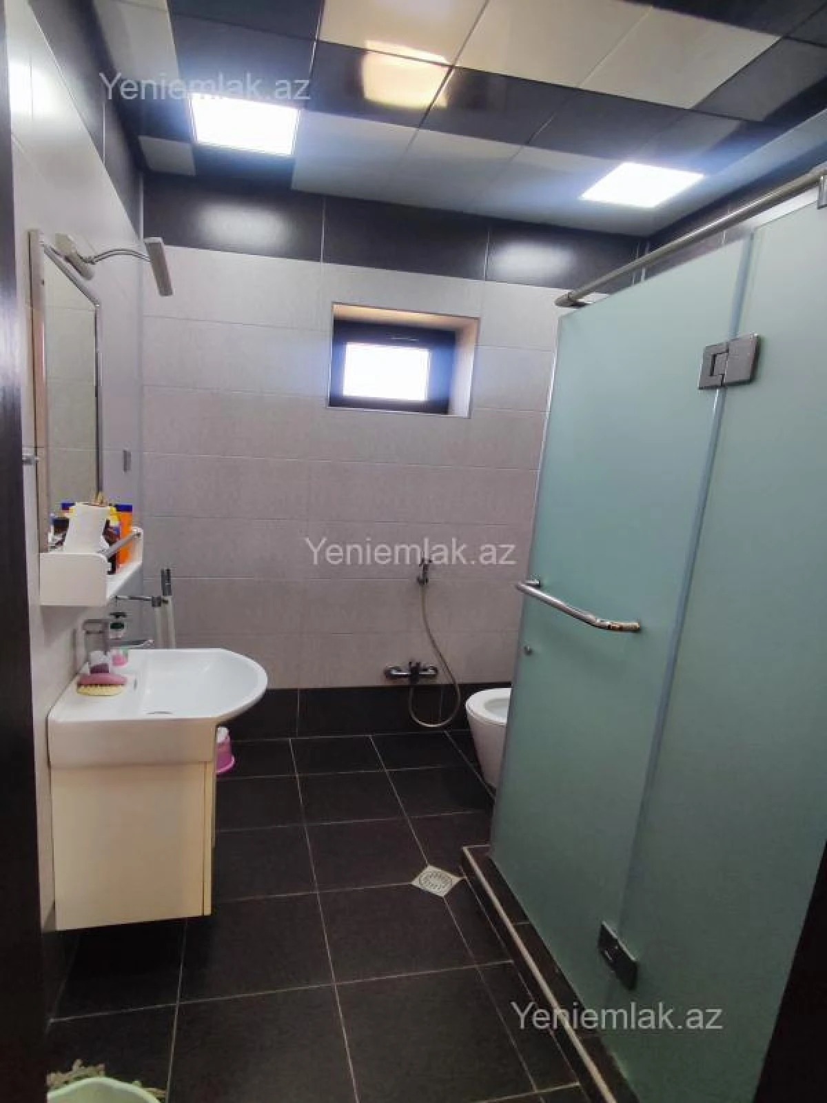 Satılır 7 otaqlı həyət evi 260 m²