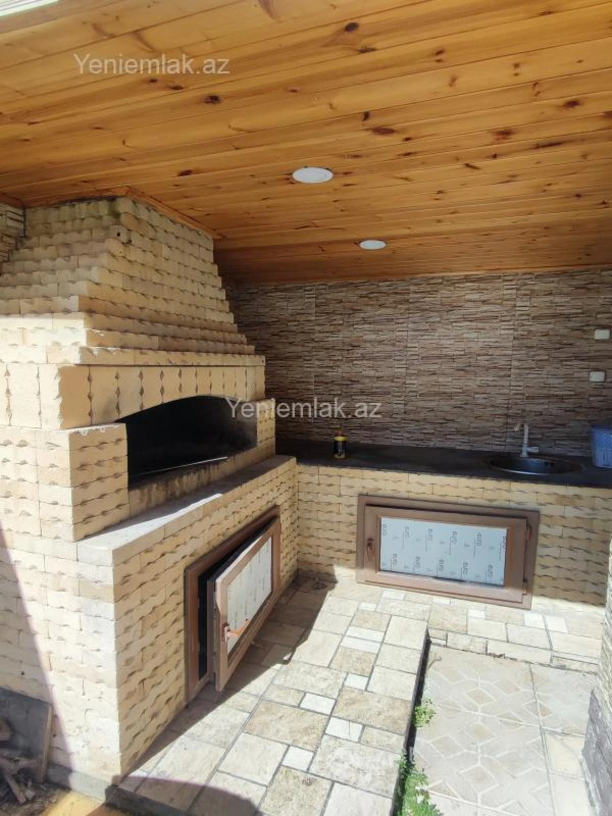 Satılır 7 otaqlı həyət evi 260 m²