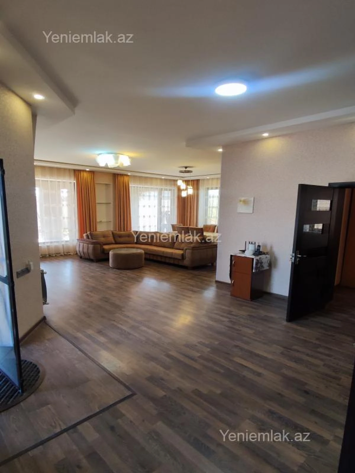 Satılır 7 otaqlı həyət evi 260 m²