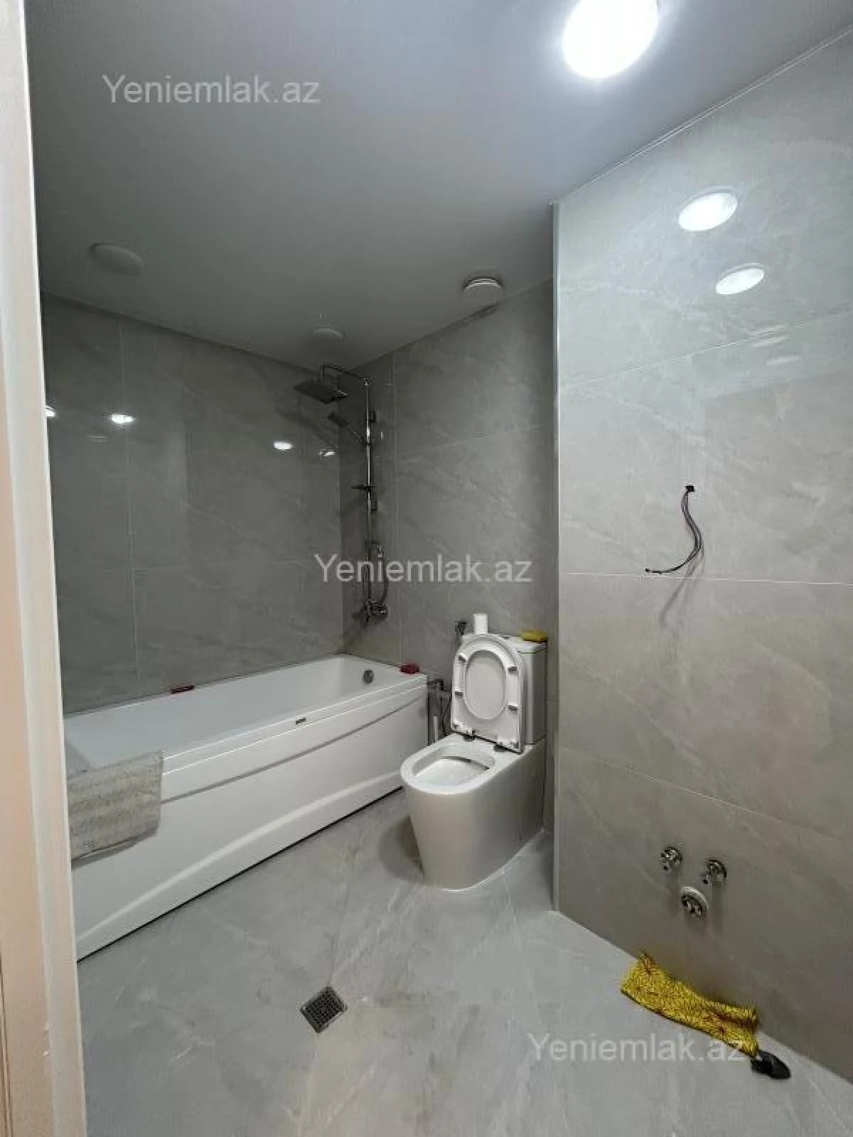 Satılır 3 otaqlı yeni tikili 101 m²