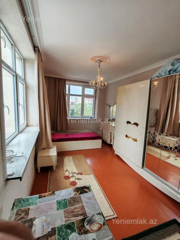 Satılır 1 otaqlı köhnə tikili 36 m²