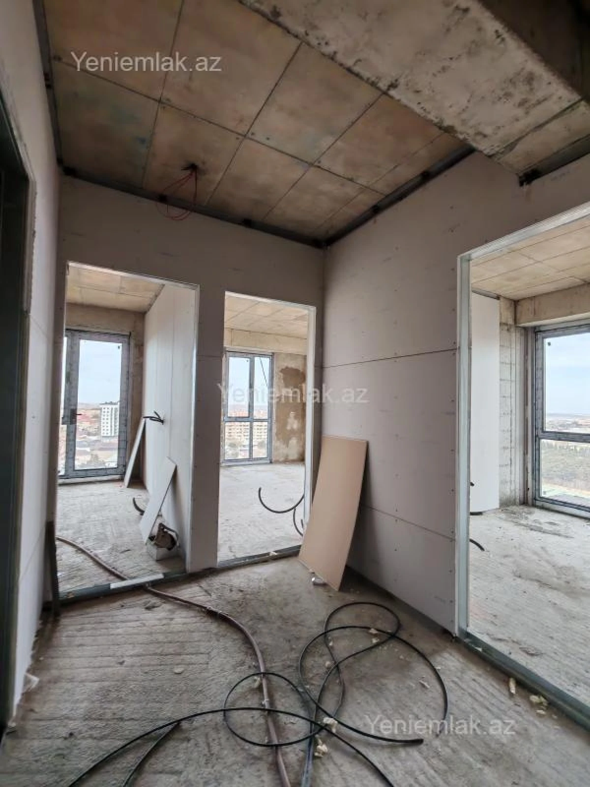 Satılır 3 otaqlı yeni tikili 87 m²