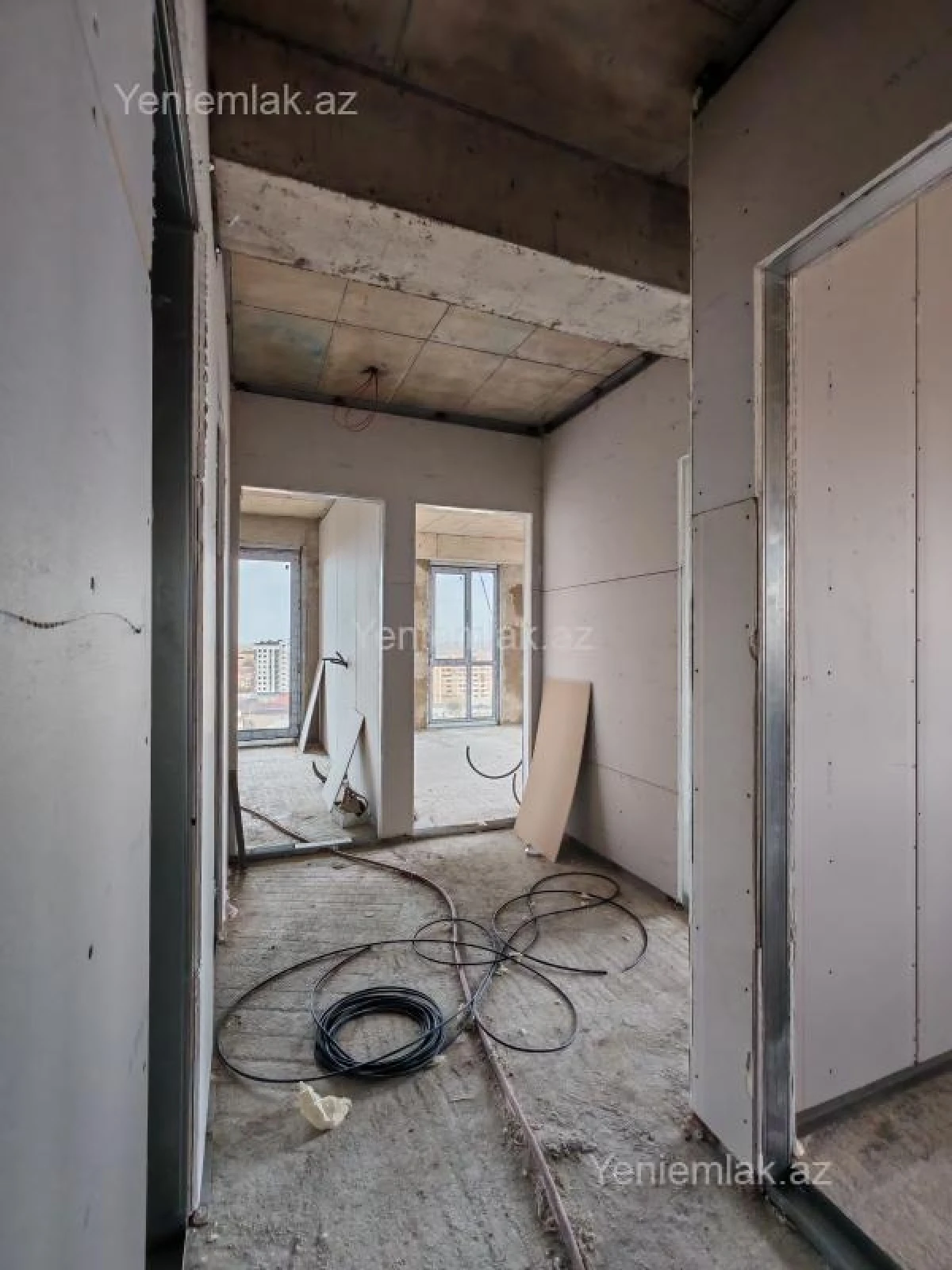 Satılır 3 otaqlı yeni tikili 87 m²