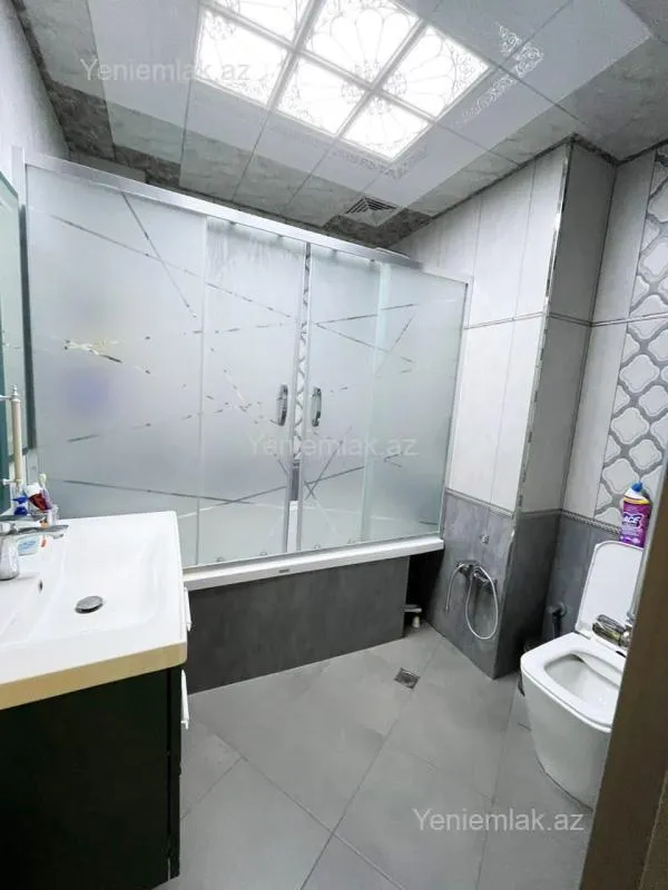 Satılır 3 otaqlı yeni tikili 136 m²