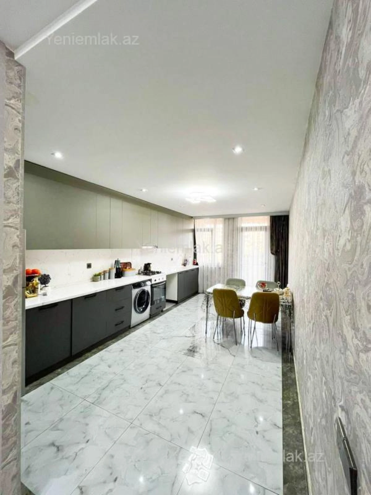 Satılır 3 otaqlı yeni tikili 136 m²