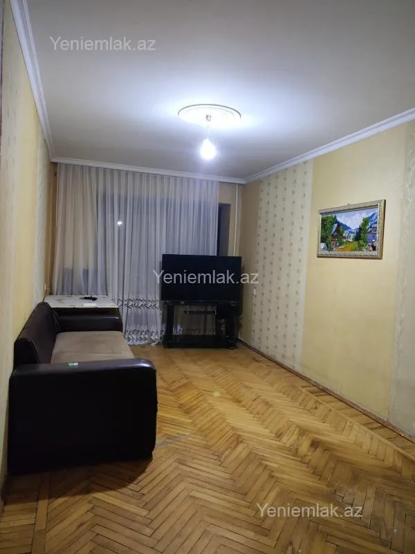 Satılır 2 otaqlı köhnə tikili 50 m²