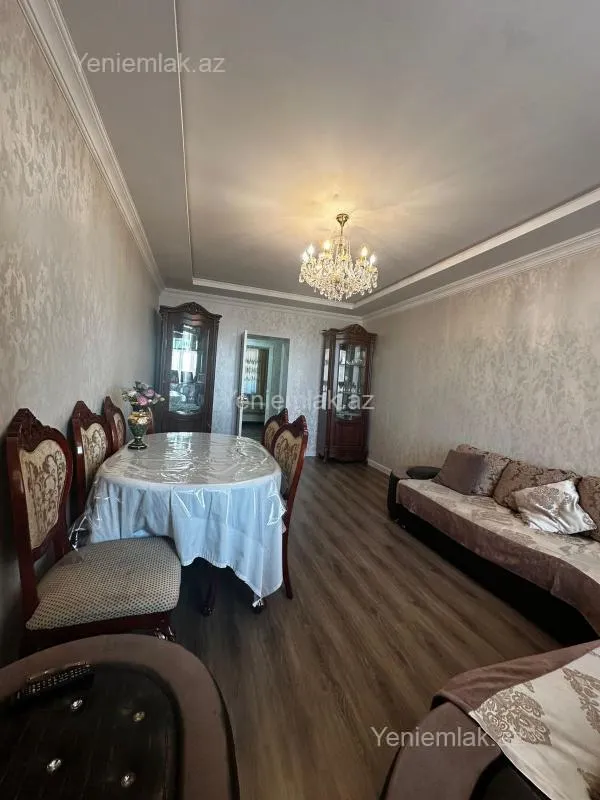 Satılır 3 otaqlı köhnə tikili 90 m²