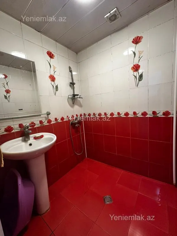 Satılır 3 otaqlı köhnə tikili 90 m²