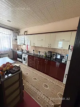 Satılır 6 otaqlı həyət evi 200 m²