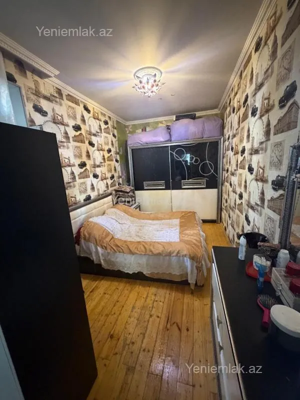 Satılır 6 otaqlı həyət evi 200 m²