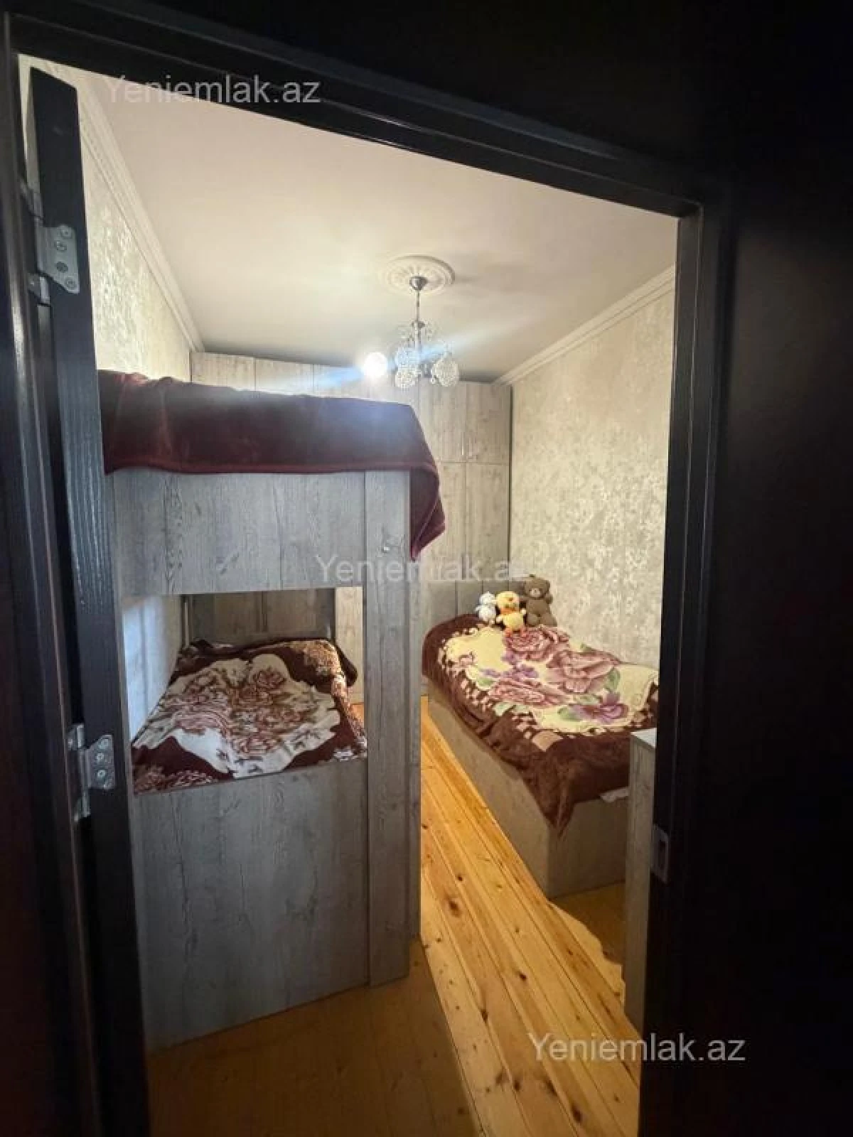 Satılır 6 otaqlı həyət evi 200 m²