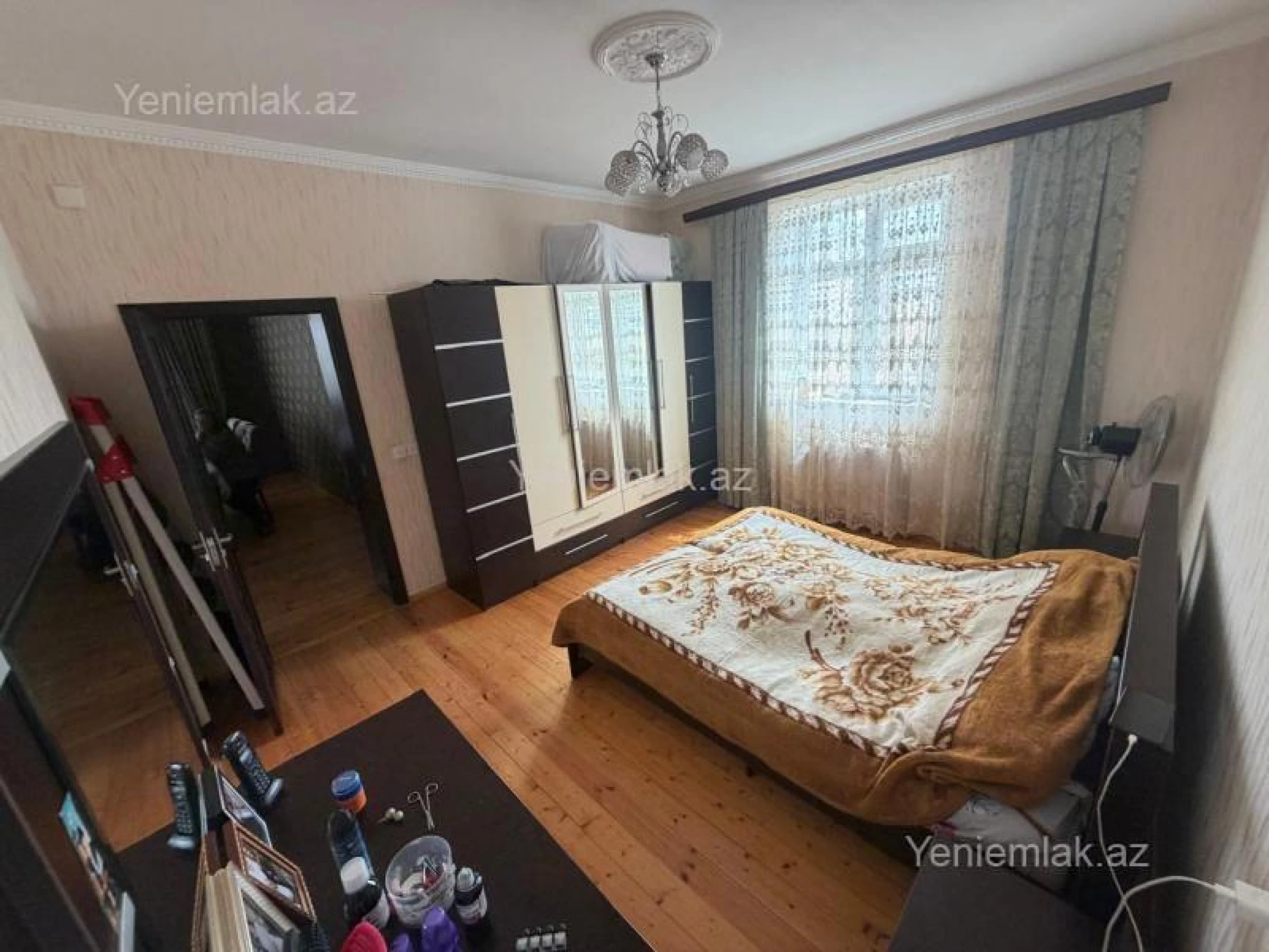 Satılır 6 otaqlı həyət evi 200 m²