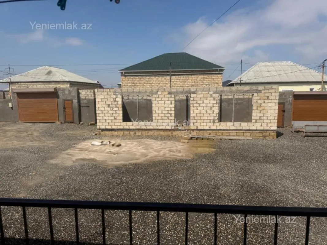 Satılır 6 otaqlı həyət evi 200 m²