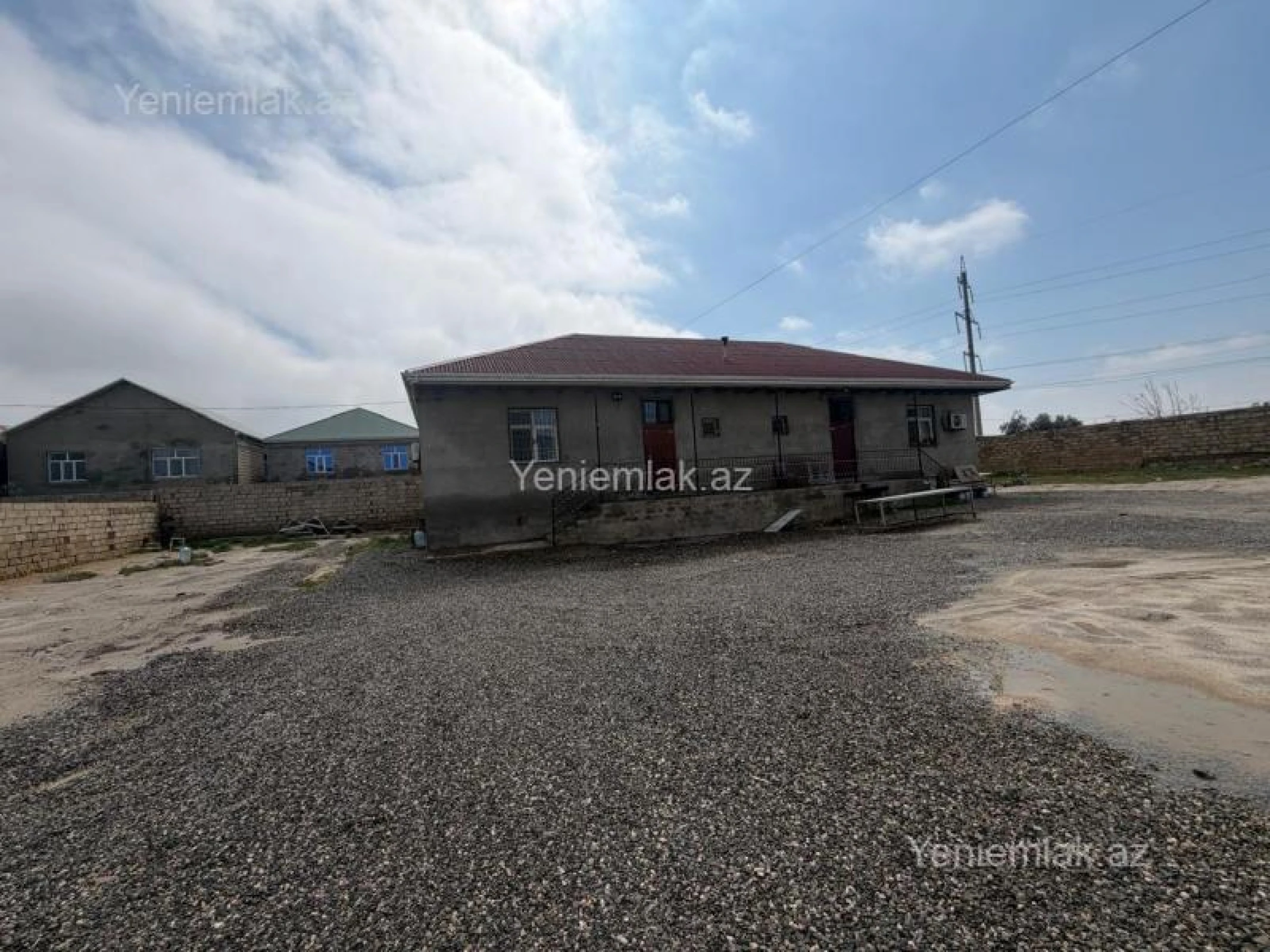 Satılır 6 otaqlı həyət evi 200 m²