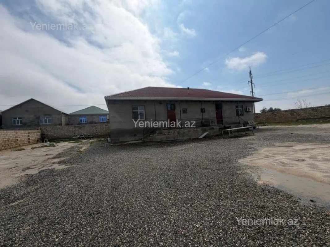 Satılır 6 otaqlı həyət evi 200 m²