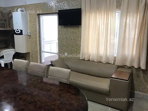 Satılır 5 otaqlı həyət evi 300 m²