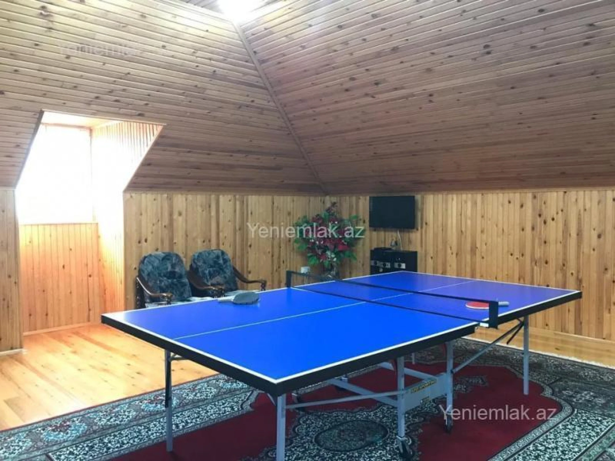 Satılır 5 otaqlı həyət evi 300 m²