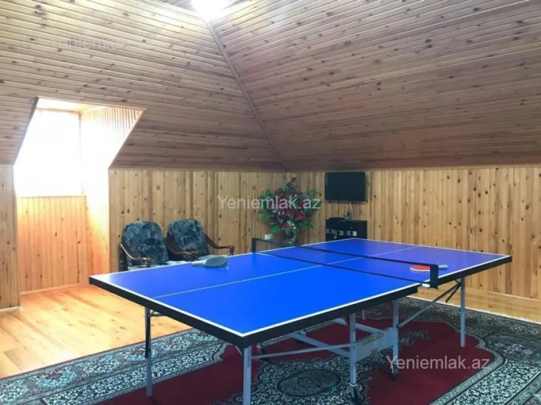 Satılır 5 otaqlı həyət evi 300 m²