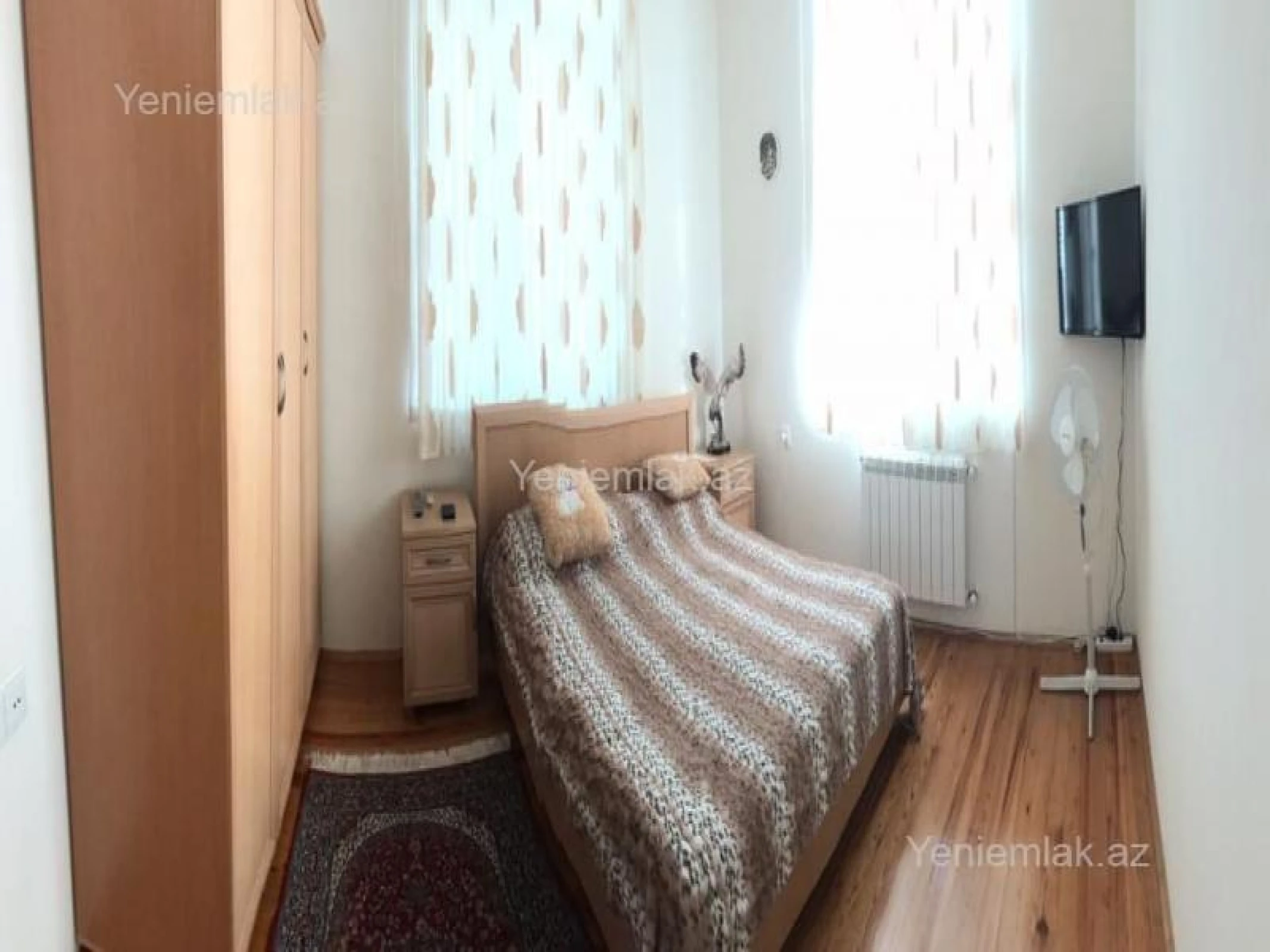 Satılır 5 otaqlı həyət evi 300 m²
