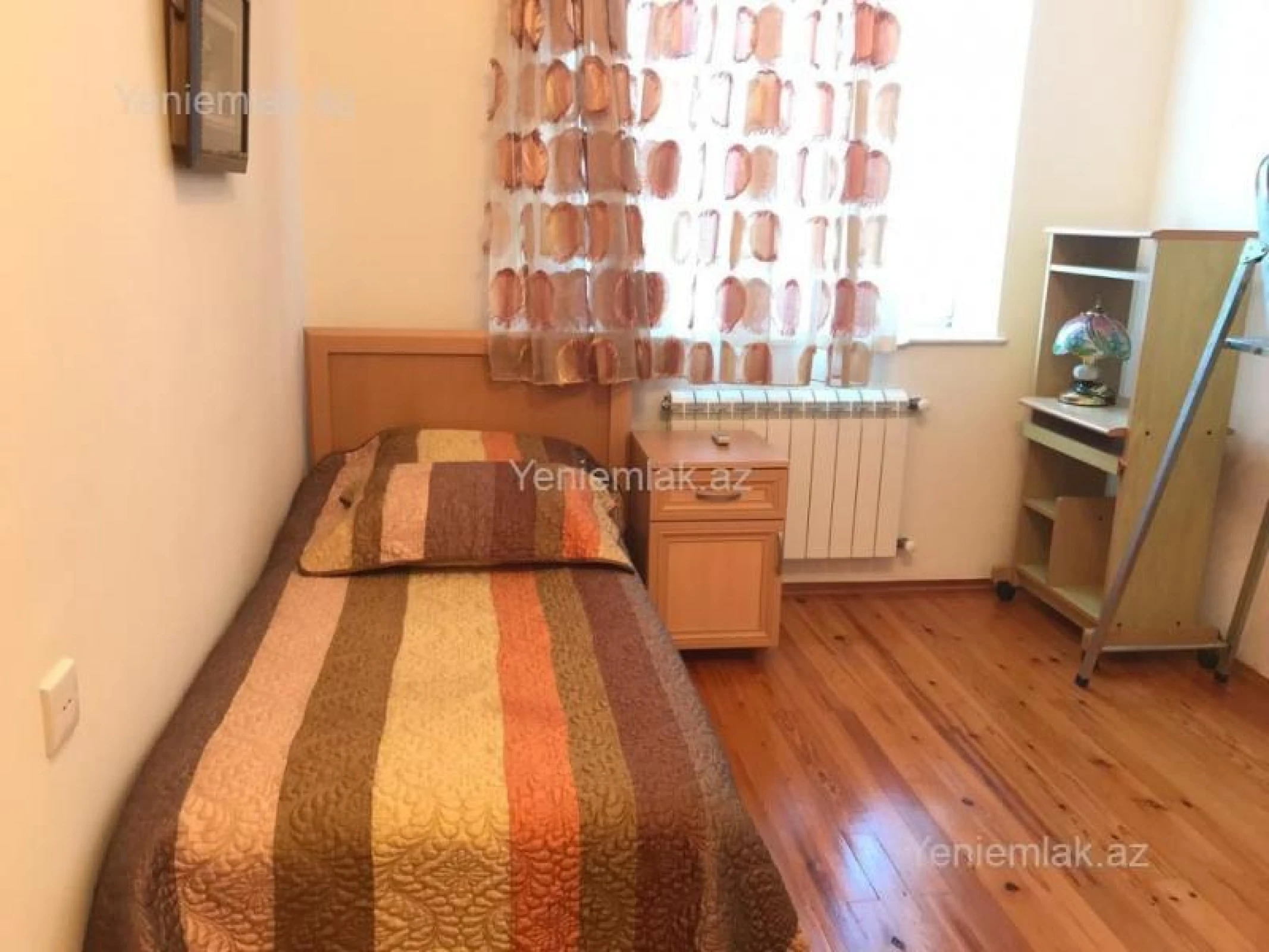 Satılır 5 otaqlı həyət evi 300 m²