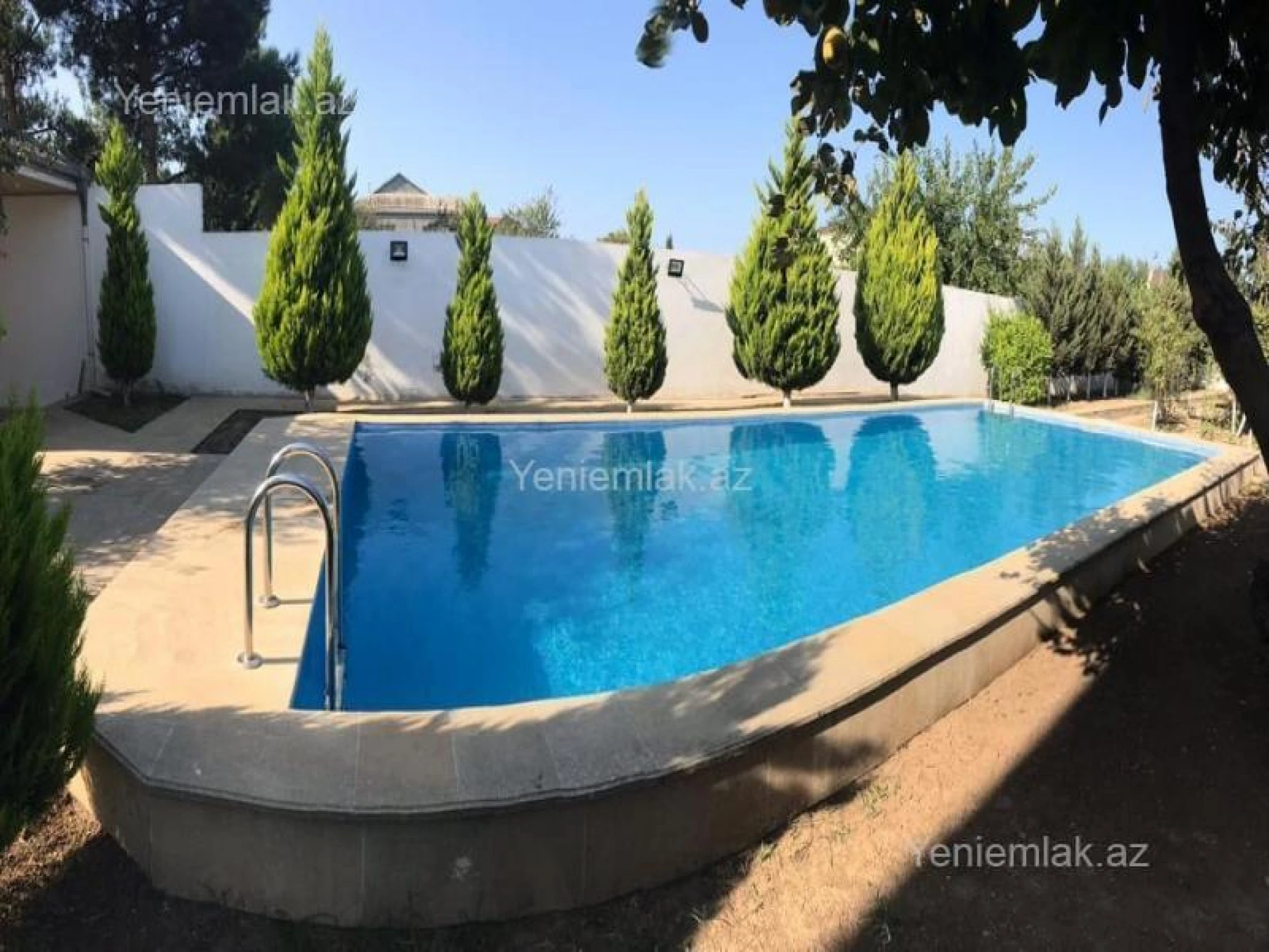Satılır 5 otaqlı həyət evi 300 m²