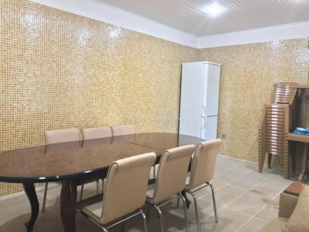 Satılır 5 otaqlı həyət evi 300 m²