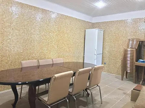 Satılır 5 otaqlı həyət evi 300 m²
