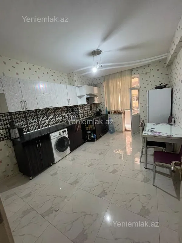 Satılır 3 otaqlı yeni tikili 120 m²