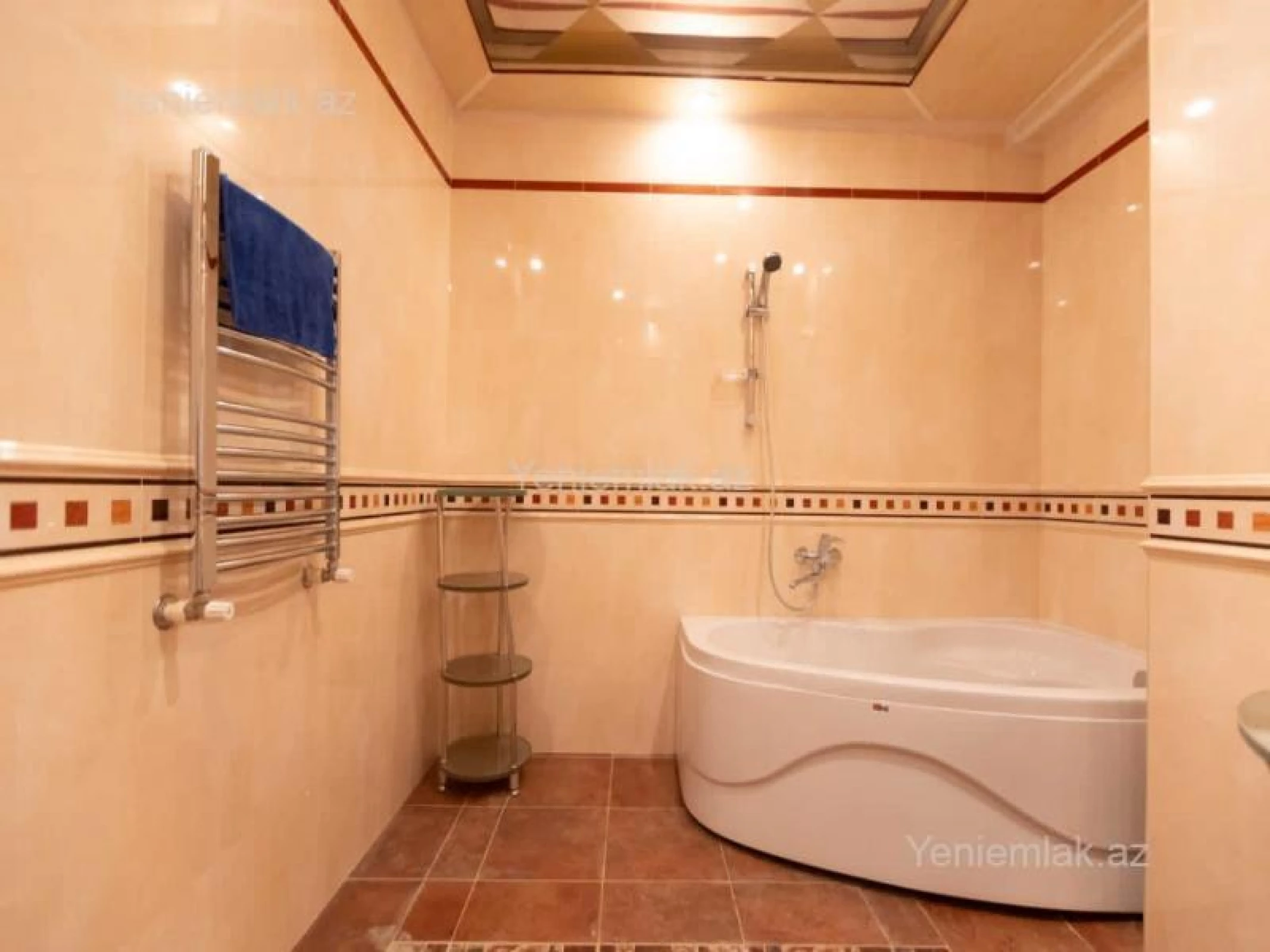 Satılır 4 otaqlı yeni tikili 210 m²