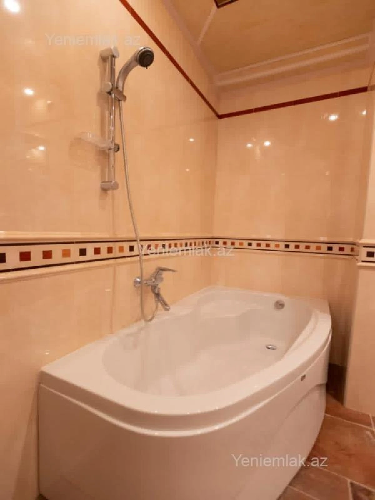 Satılır 4 otaqlı yeni tikili 210 m²