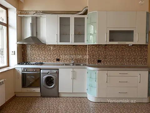 Satılır 4 otaqlı yeni tikili 210 m²