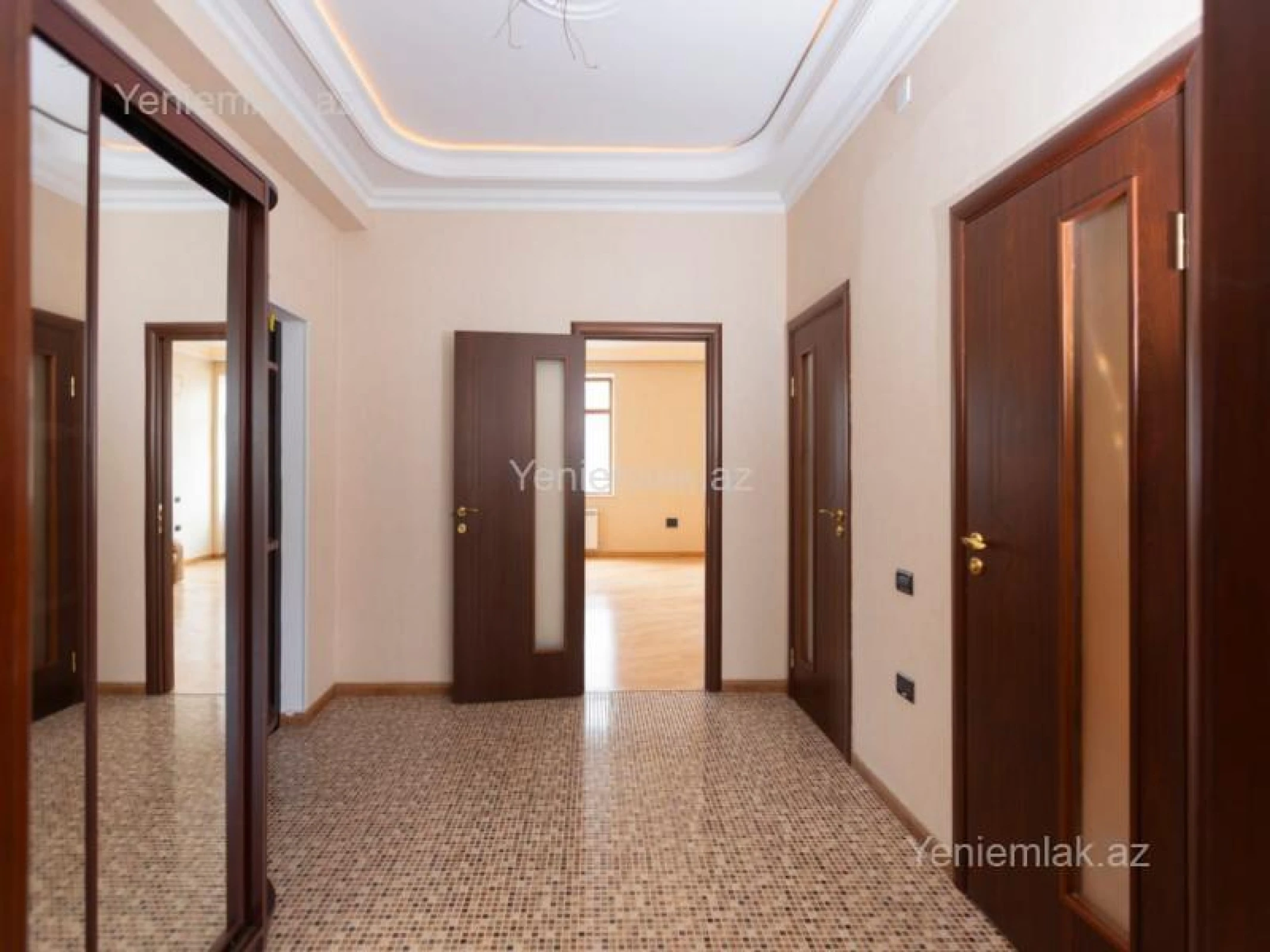 Satılır 4 otaqlı yeni tikili 210 m²