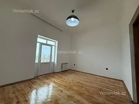 Satılır 5 otaqlı həyət evi 240 m²