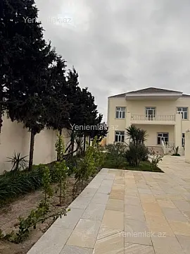 Satılır 5 otaqlı həyət evi 240 m²