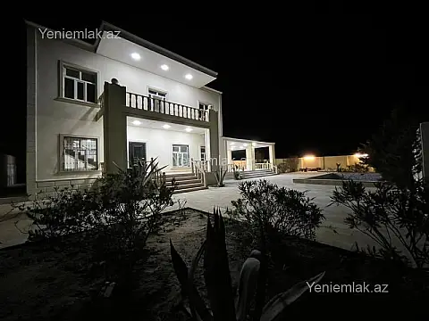 Satılır 5 otaqlı həyət evi 240 m²