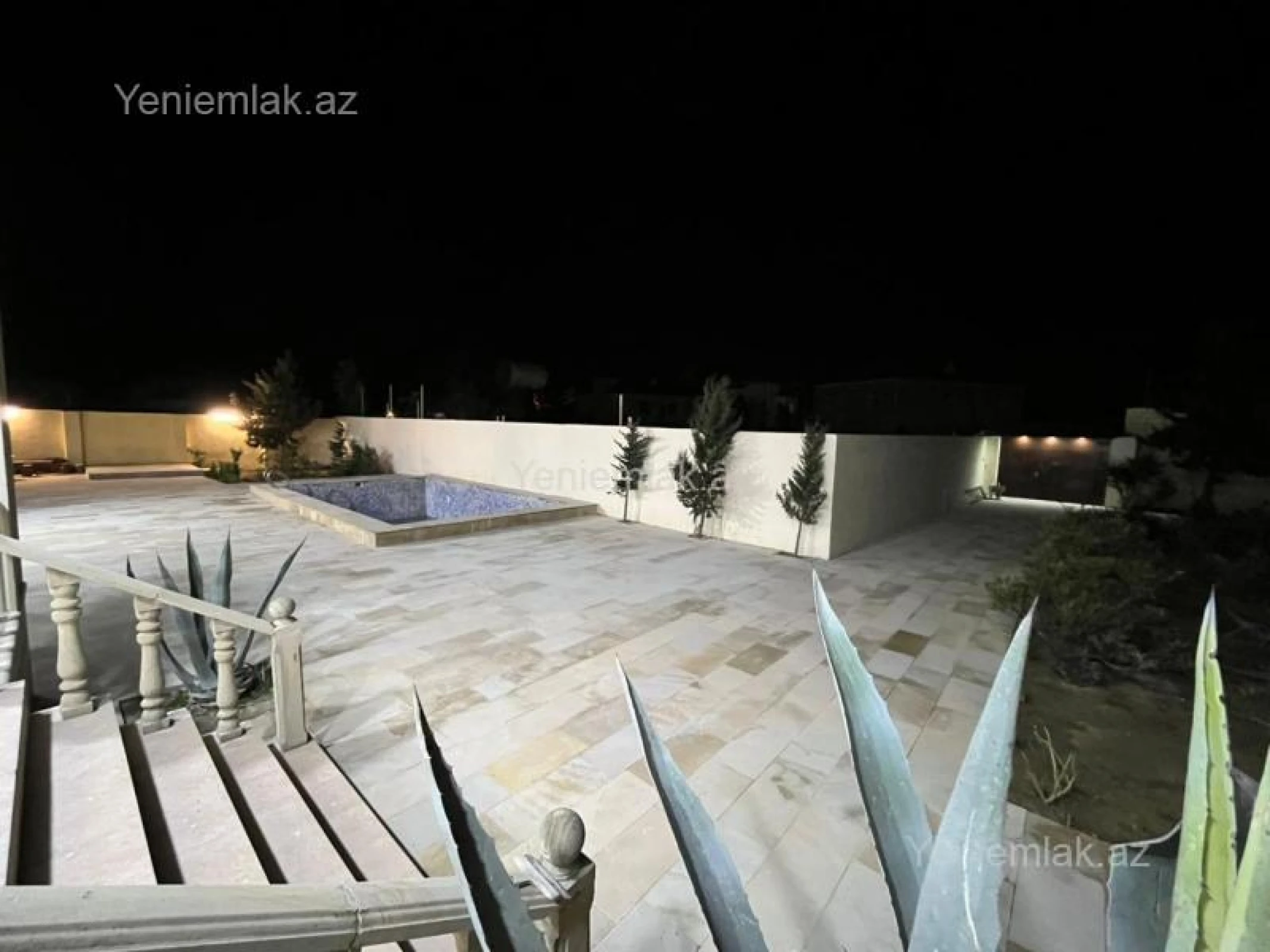 Satılır 5 otaqlı həyət evi 240 m²