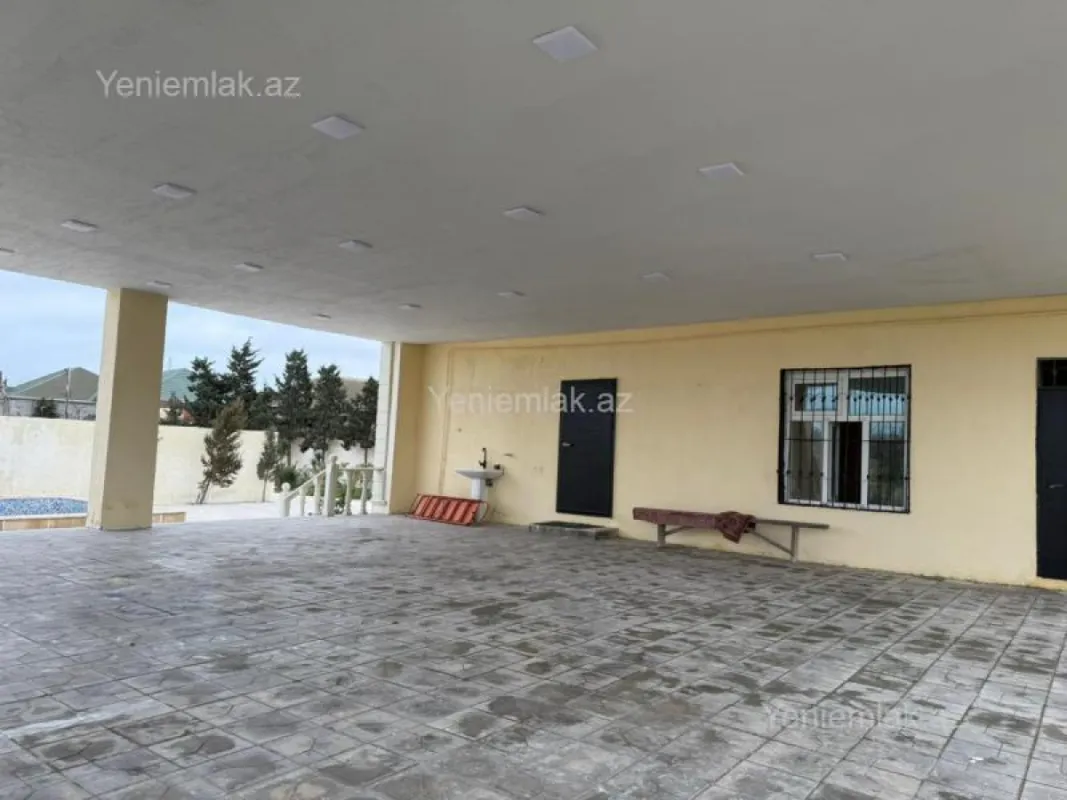 Satılır 5 otaqlı həyət evi 240 m²