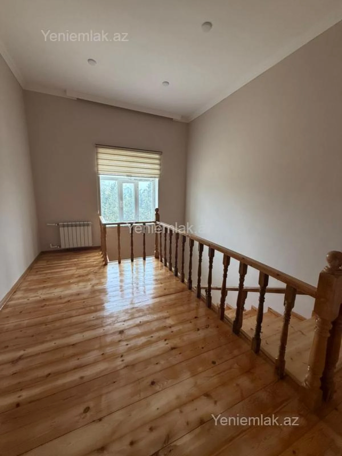 Satılır 5 otaqlı həyət evi 240 m²