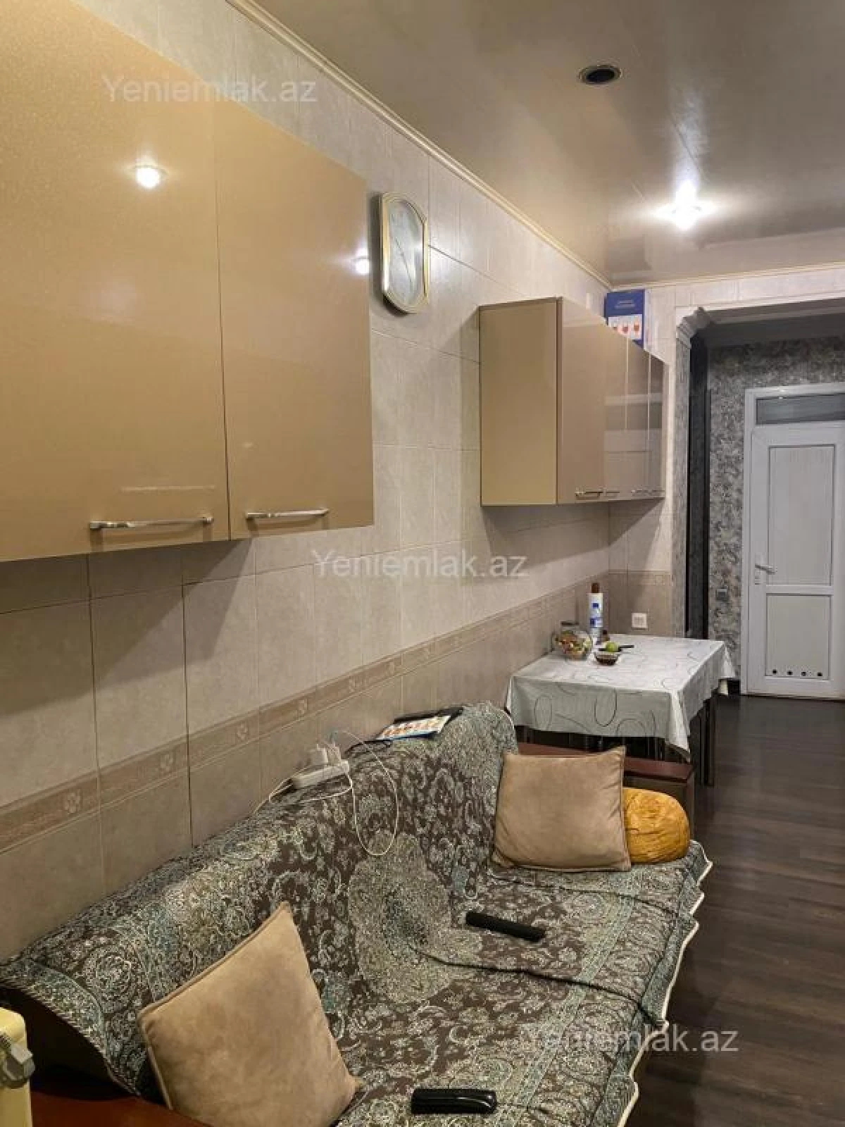 Satılır 4 otaqlı köhnə tikili 105 m²