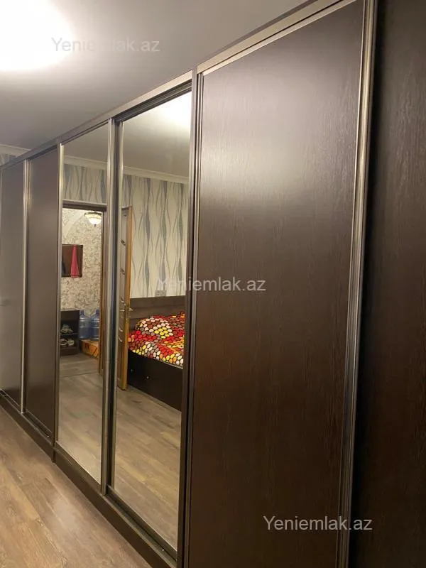 Satılır 4 otaqlı köhnə tikili 105 m²