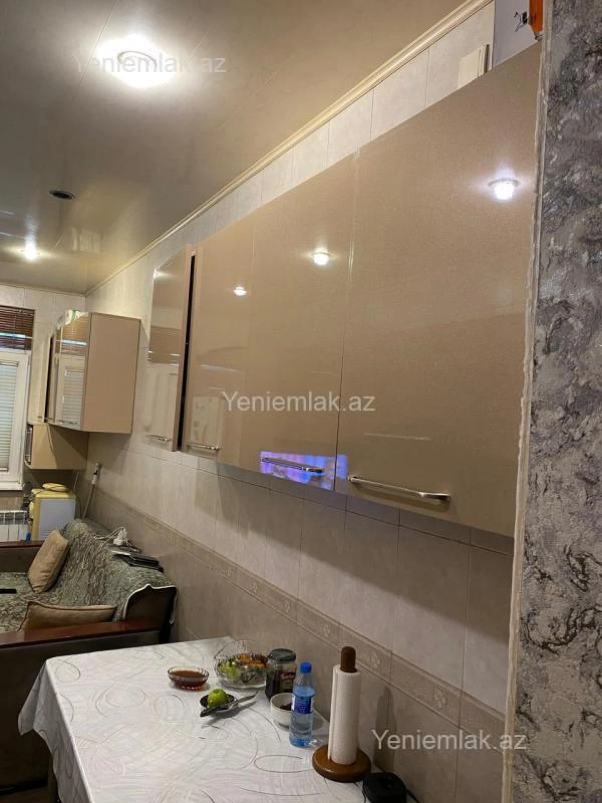 Satılır 4 otaqlı köhnə tikili 105 m²