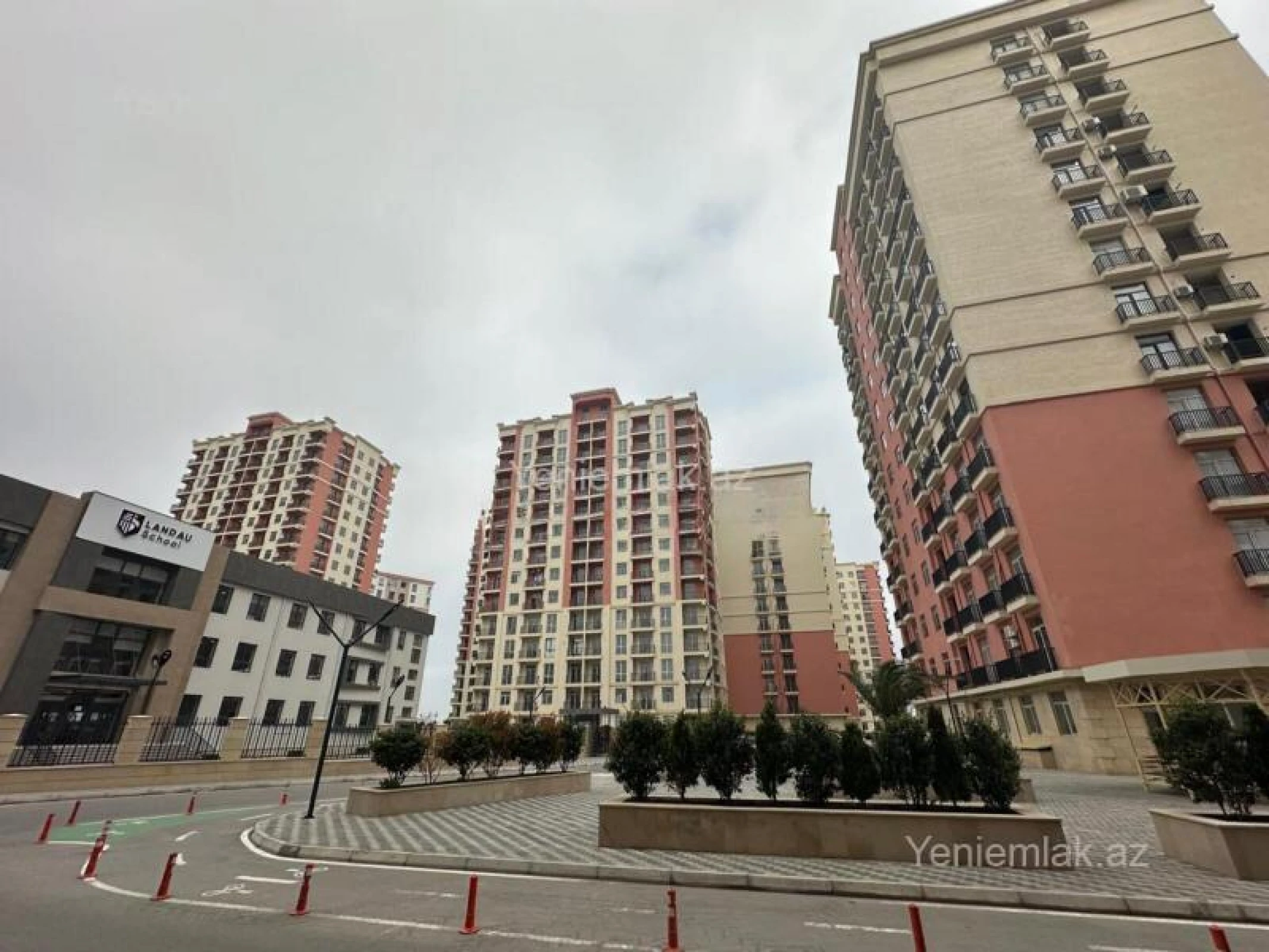 Satılır 2 otaqlı yeni tikili 82 m²