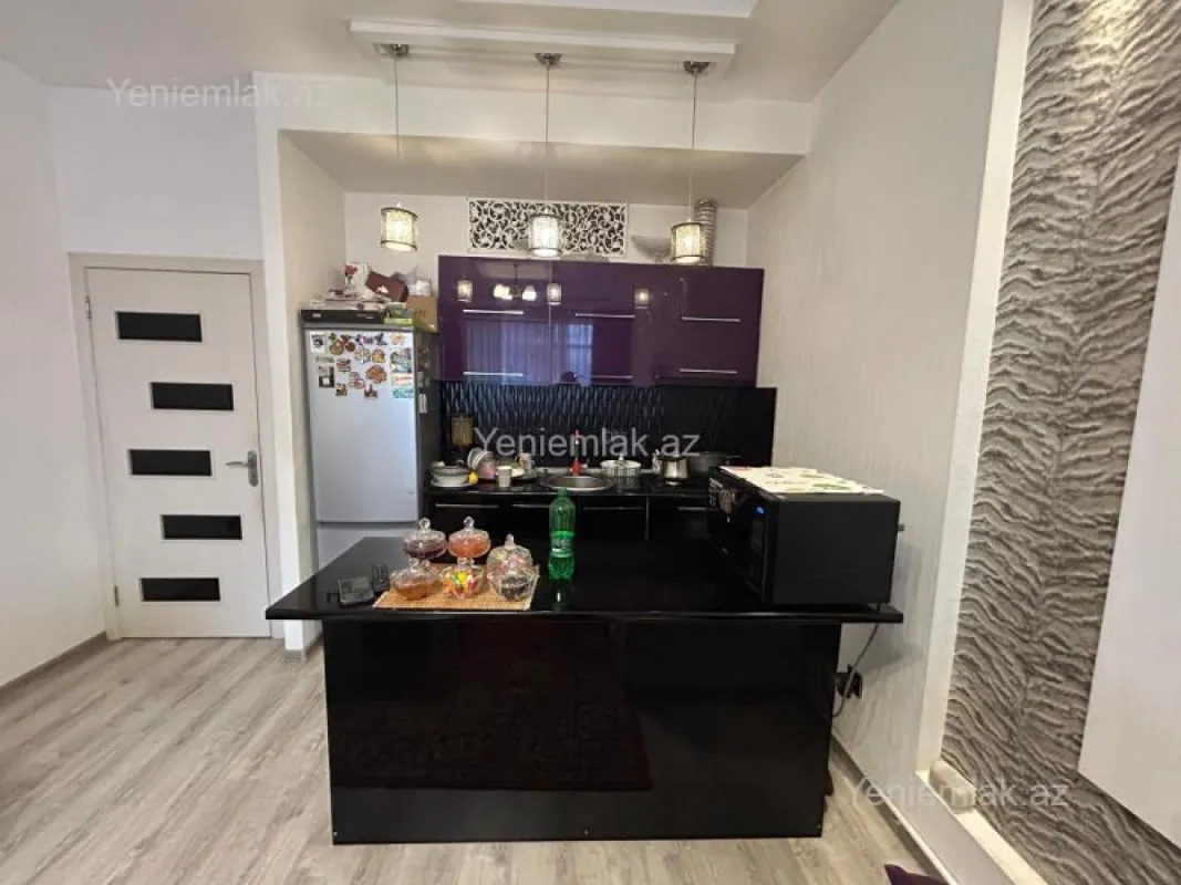 Satılır 3 otaqlı yeni tikili 70 m²