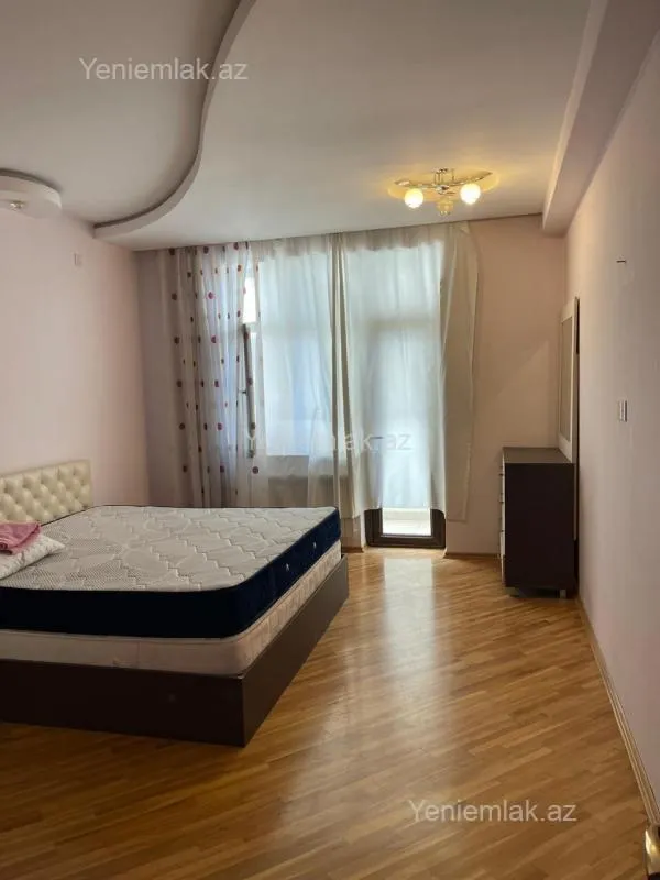 Satılır 3 otaqlı yeni tikili 105 m²