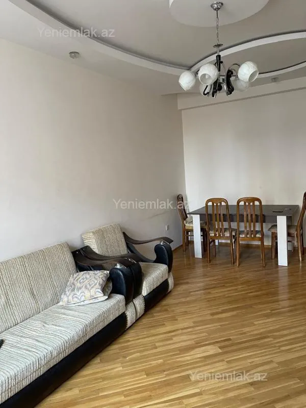 Satılır 3 otaqlı yeni tikili 105 m²