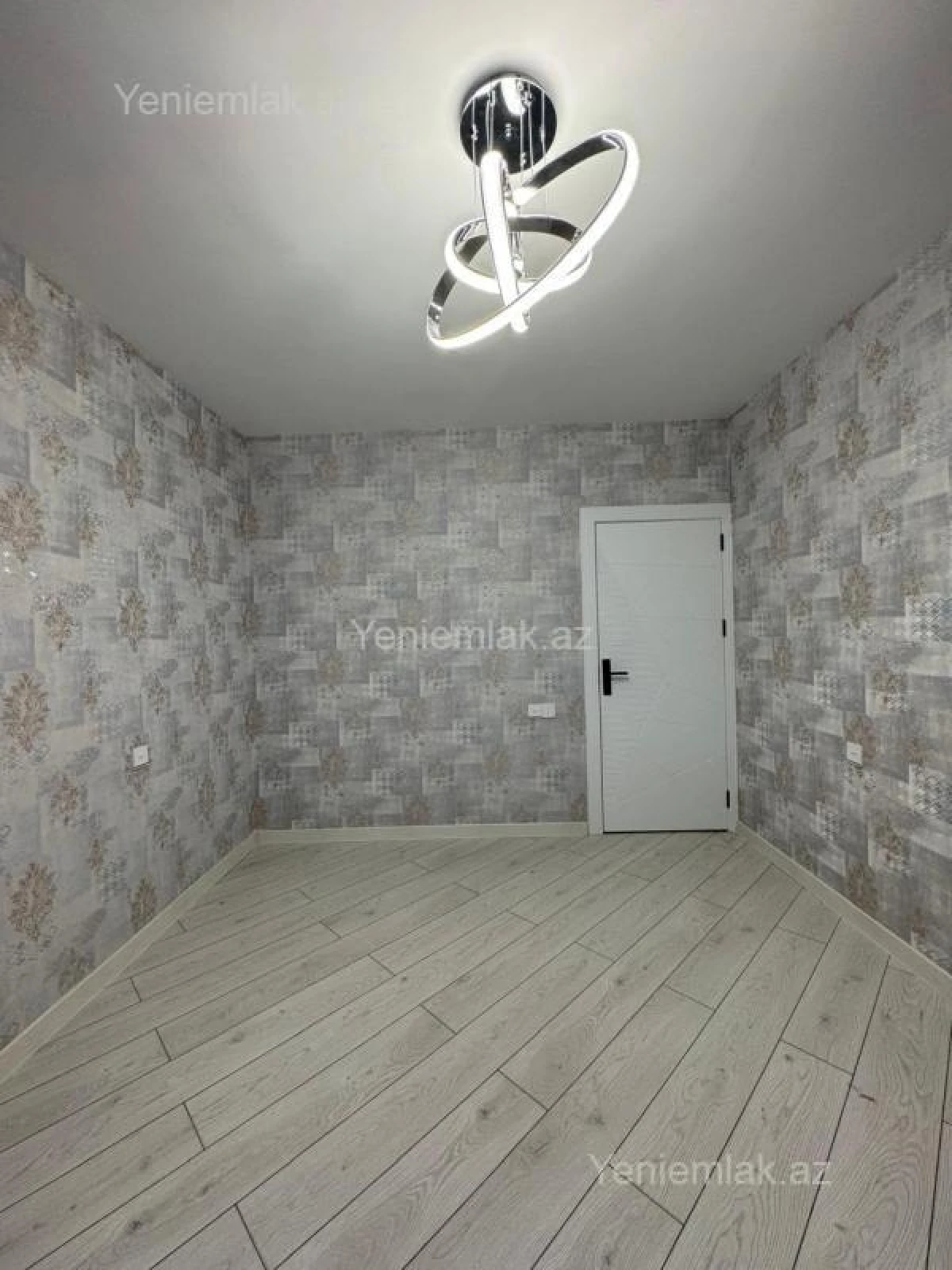 Satılır 2 otaqlı köhnə tikili 55 m²