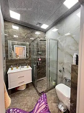 Satılır 3 otaqlı yeni tikili 100 m²