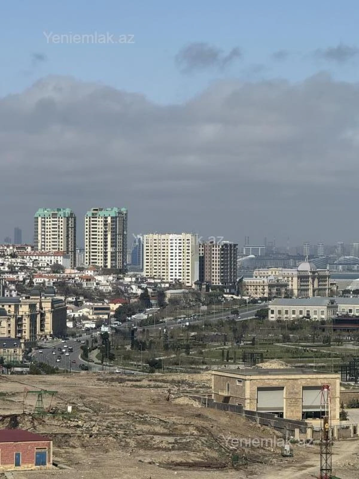 Satılır 3 otaqlı yeni tikili 125 m²